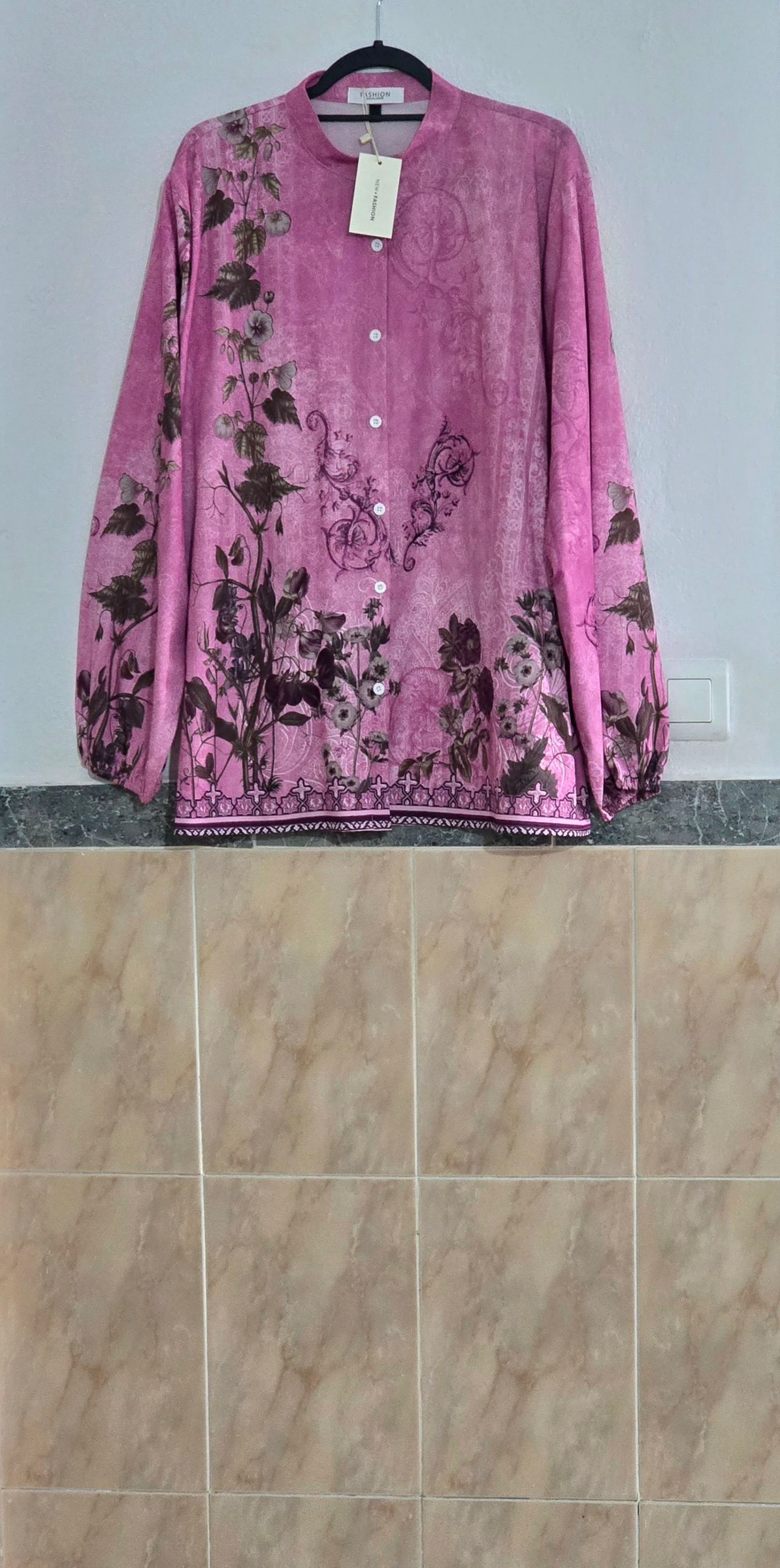 Camisa rosa estampada de manga larga